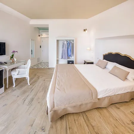 Domus Maris Relais Boutique מלון